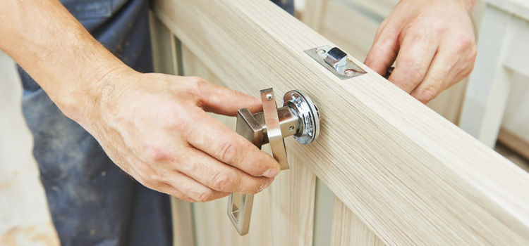 interior door repair La Presa