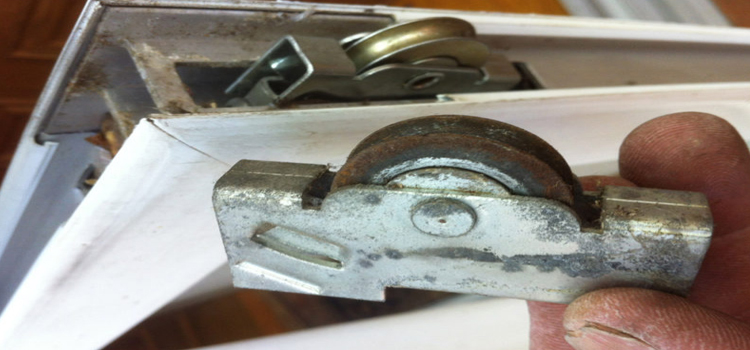 screen door roller repair in La Presa